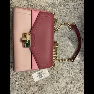 MICHAEL KORS KINSLEY MEDIUM SHOULDER FLAP